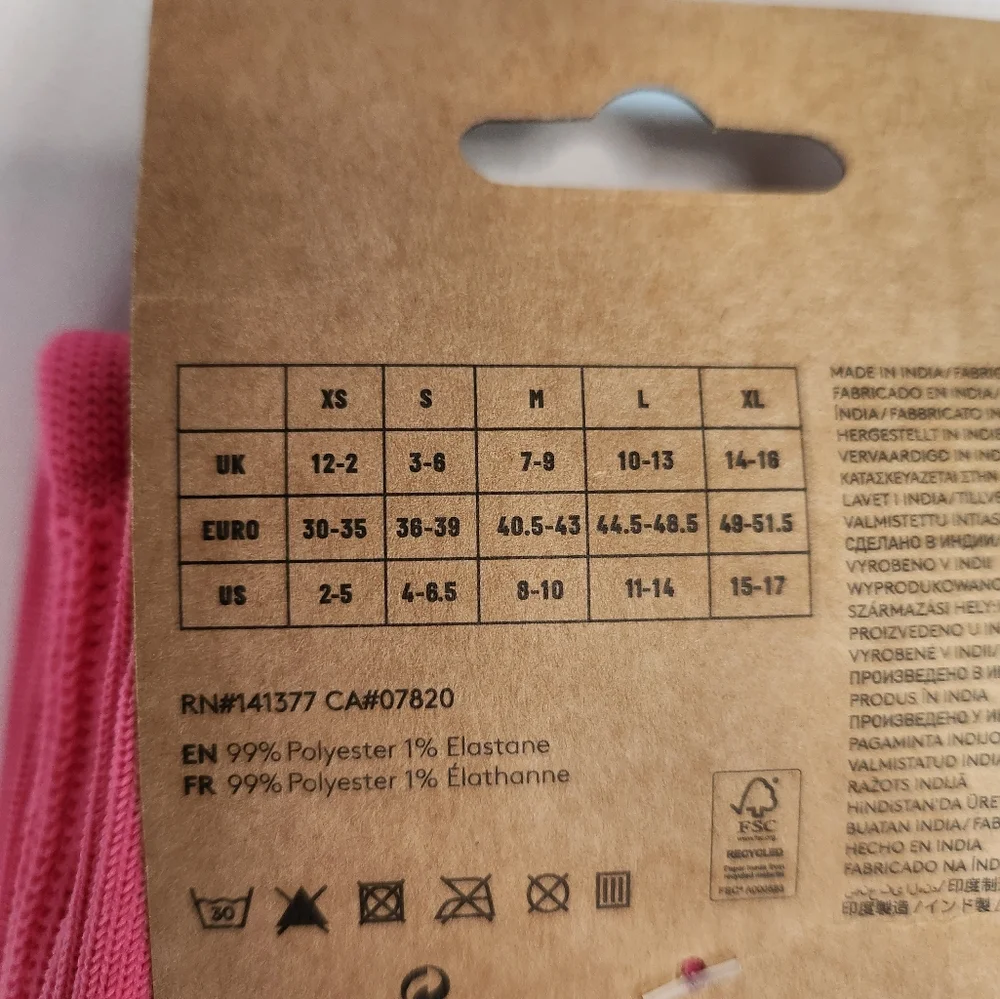 Umbro soccer socks 8-10 adults NWT‎ pink